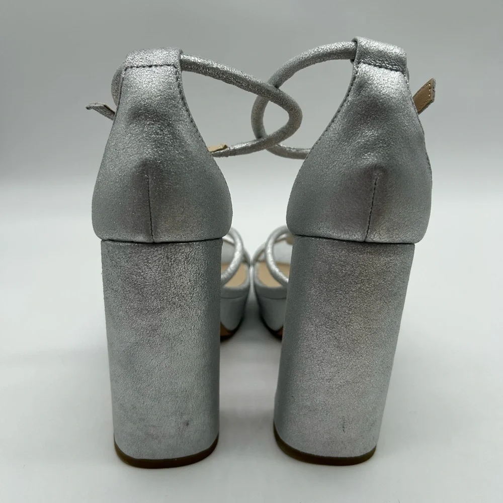 Pelle Moda Metallic Silver Platform Block Heel Suede Women’s Sandals – Size 9.5